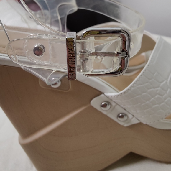 Gianni Bini white wedges Size 9 - Picture 8 of 16